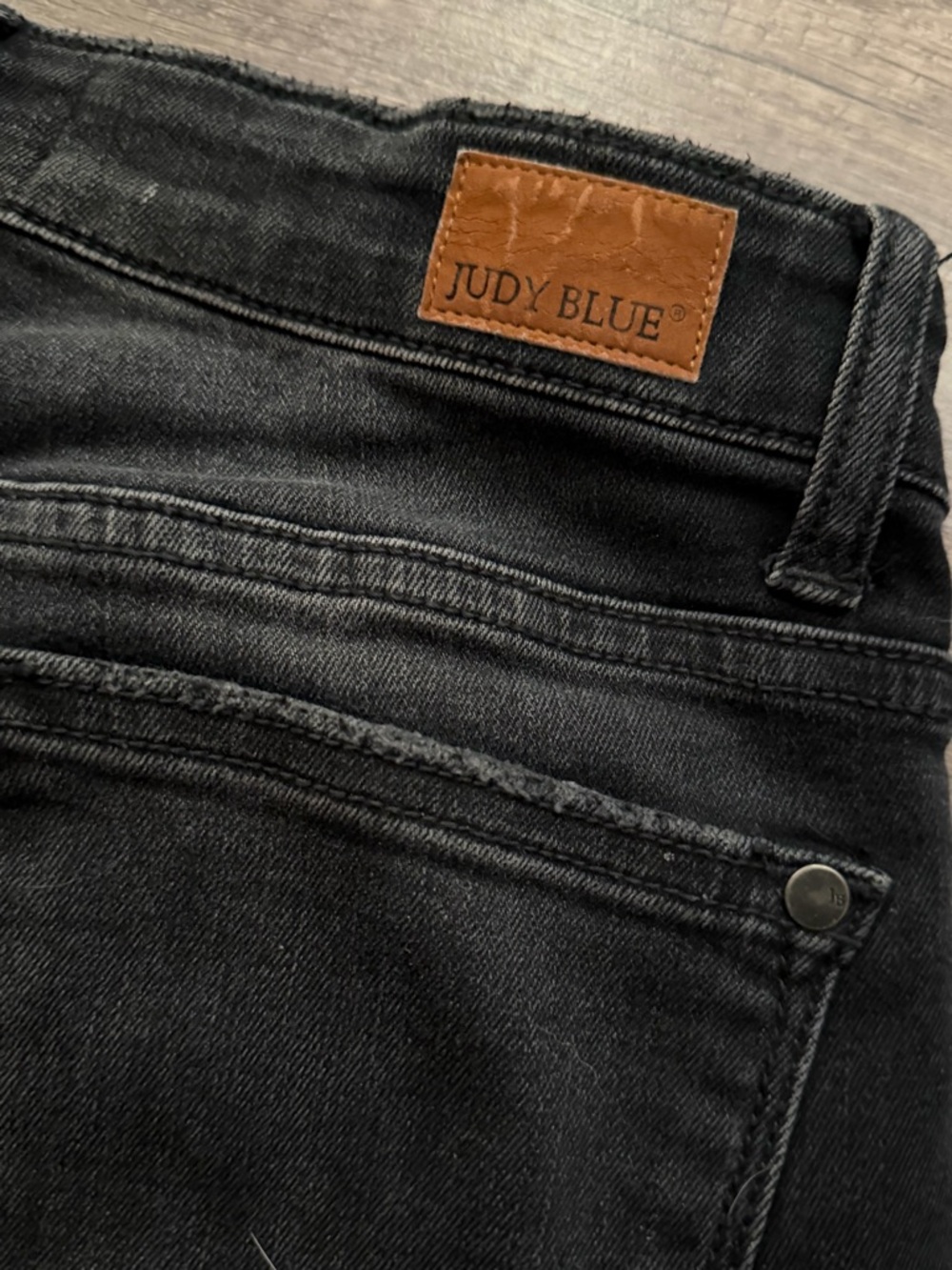 Judy Blue Black High-Rise Frayed-Hem Women’s Jeans 5/27 - Picture 8 of 8